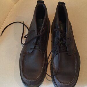 Men's Size 11 Brown Timberland chukka boots.  Brand new.